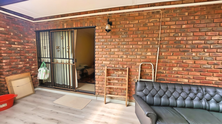 1 Bedroom Property for Sale in Oudorp North West